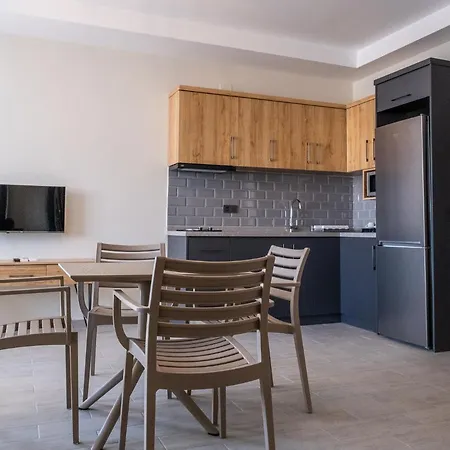 Nas Apartmanhotel 4*