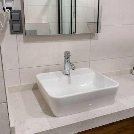 Ξενοδοχείο με διαμερίσματα Nas 4*